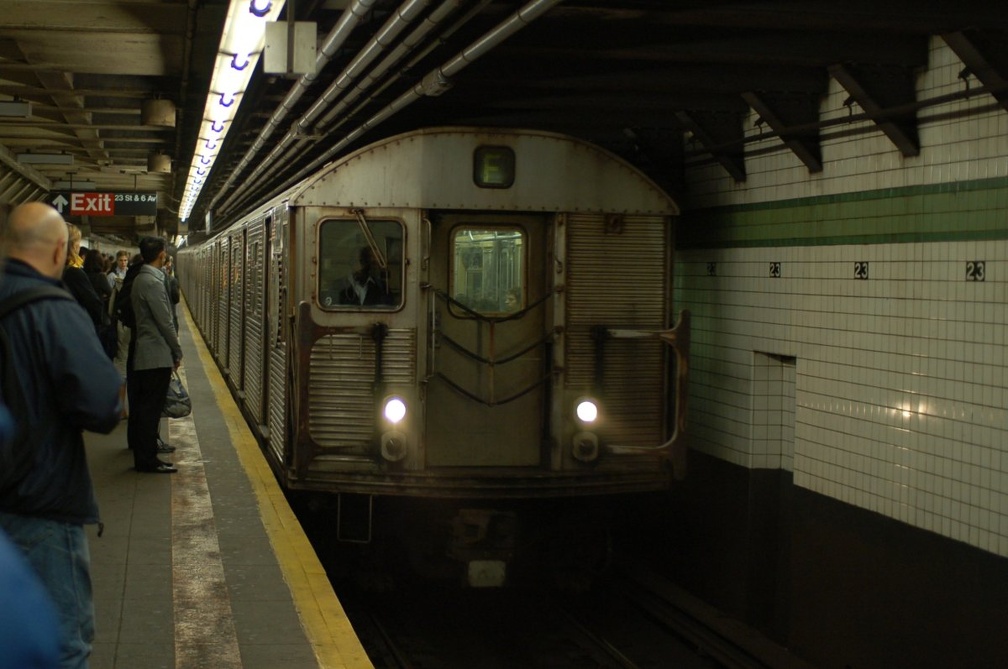 R-32 3773 @ @ 23 St (F). Photo taken by Brian Weinberg, 11/9/2006.