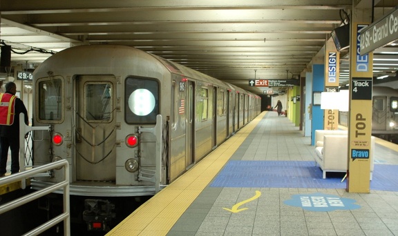 R-62A 1945 @ Grand Central - 42 St (S). Bravo Top Design set is on the platform. Photo taken by Brian Weinberg, 1/29/2007.