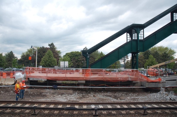 Platform reconstruction @ Dobbs Ferry (MNCR Hudson Line). Photo taken by Brian Weinberg, 5/17/2007.