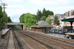 Old low-level northbound platform and station house @ Irvington (MNCR Hudson Line). Photo taken by Brian Weinberg, 5/17/2007.