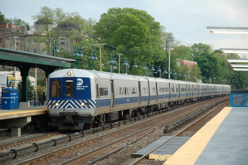 Metro-North Commuter Railroad M-3A 8083 @ Irvington (Hudson Line). Photo taken by Brian Weinberg, 5/17/2007.