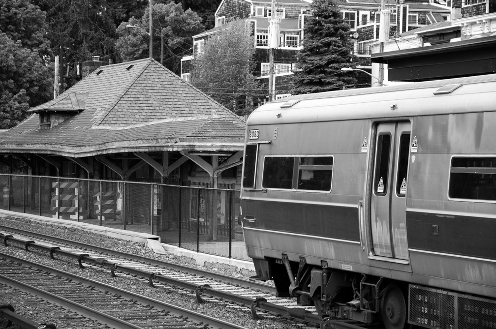 Metro-North Commuter Railroad M-3A 8083 @ Irvington (Hudson Line). Photo taken by Brian Weinberg, 5/17/2007.