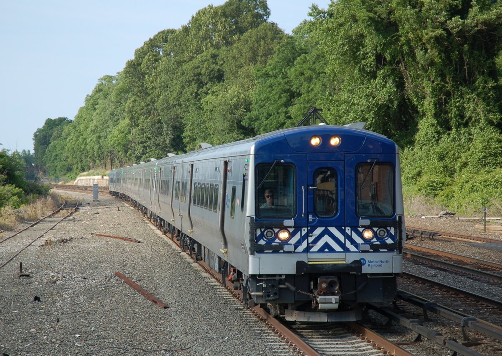 Metro-North Railroad M-7A @ Riverdale (Hudson Line). Photo taken by Brian Weinberg, 6/24/2007.