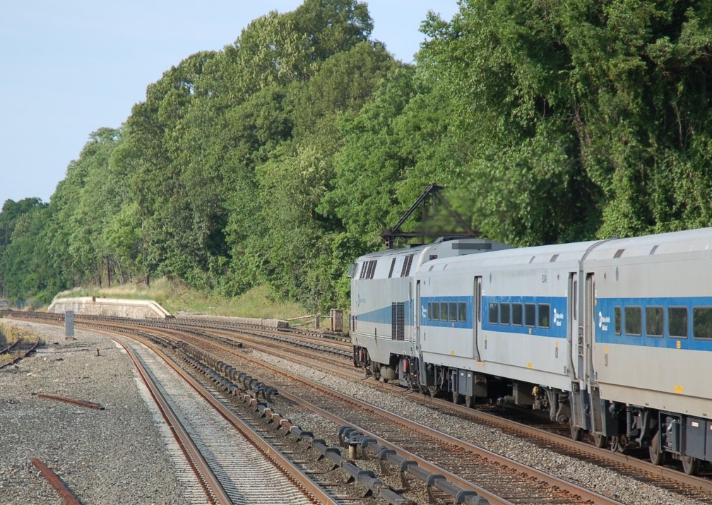 Metro-North Railroad P32AC-DM 217 @ Riverdale (Hudson Line). Photo taken by Brian Weinberg, 6/24/2007.
