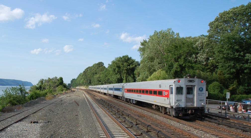 Metro-North Railroad / CDOT Shoreliner I 6217 @ Riverdale (Hudson Line). Photo taken by Brian Weinberg, 6/24/2007.