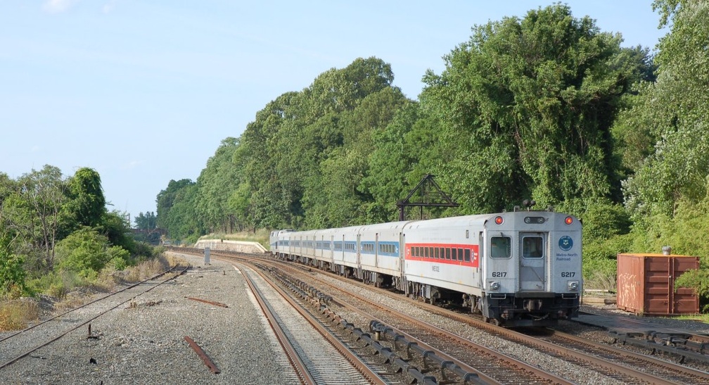 Metro-North Railroad / CDOT Shoreliner I 6217 @ Riverdale (Hudson Line). Photo taken by Brian Weinberg, 6/24/2007.