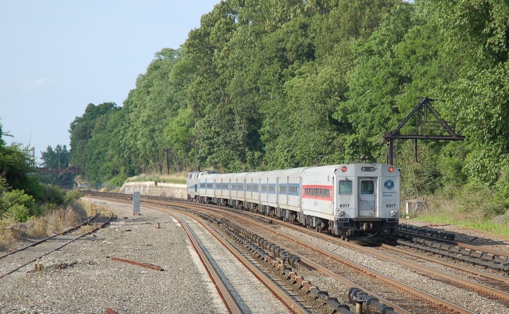 Metro-North Railroad / CDOT Shoreliner I 6217 @ Riverdale (Hudson Line). Photo taken by Brian Weinberg, 6/24/2007.