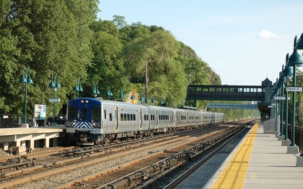 Metro-North Railroad M-7A 4193 @ Riverdale (Hudson Line). Photo taken by Brian Weinberg, 6/24/2007.