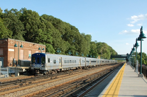 Metro-North Railroad M-7A 4193 @ Riverdale (Hudson Line). Photo taken by Brian Weinberg, 6/24/2007.