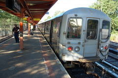 SIRT R-44 426 @ Tottenville (SIR). Photo taken by Brian Weinberg, 7/12/2007.