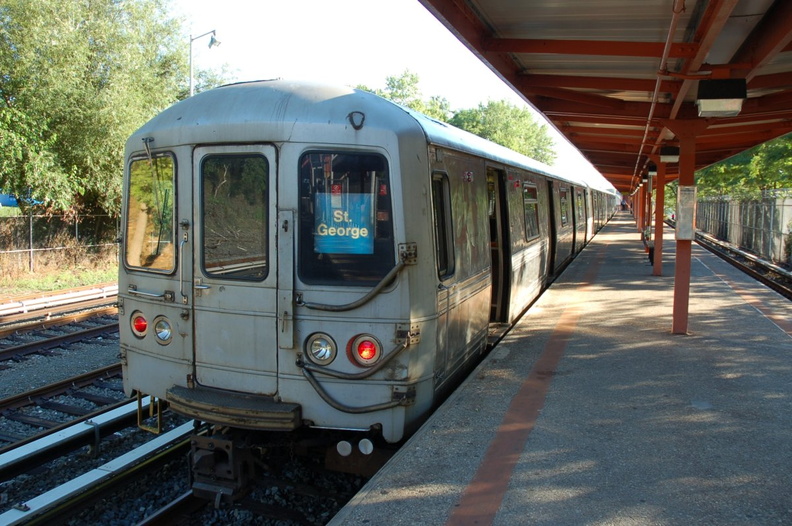 SIRT R-44 424 @ Tottenville (SIR). Photo taken by Brian Weinberg, 7/12/2007. DSC_4649a.jpg