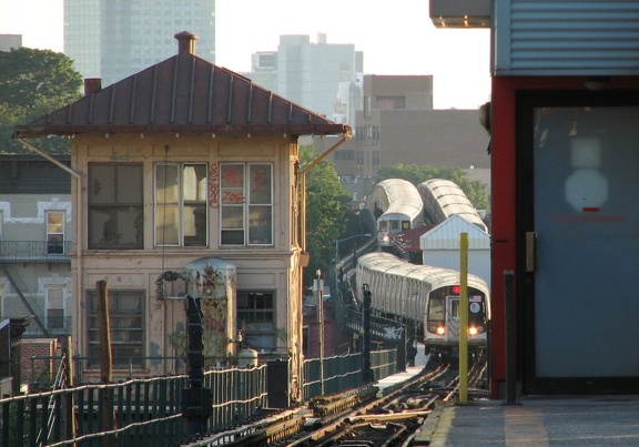 R-160B 8723 @ Astoria-Ditmars Blvd (N). Photo taken by Brian Weinberg, 8/27/2007.