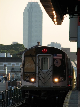 R-160B 8723 @ Astoria-Ditmars Blvd (N). Photo taken by Brian Weinberg, 8/27/2007.