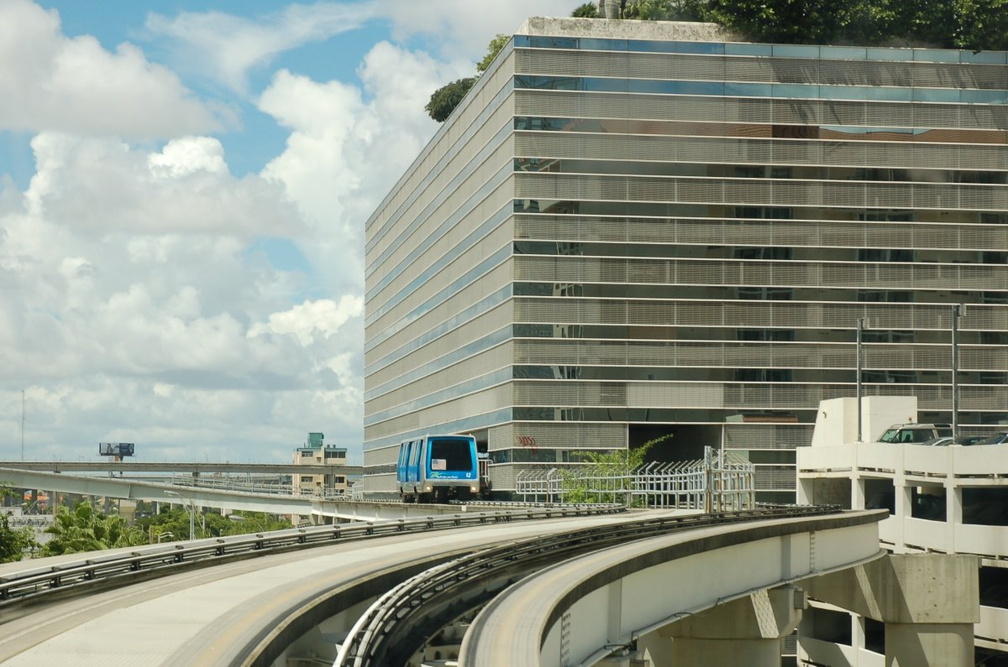 Miami Metromover car 12 @ Knight Center Station. Photo taken by Brian Weinberg, 9/12/2007.