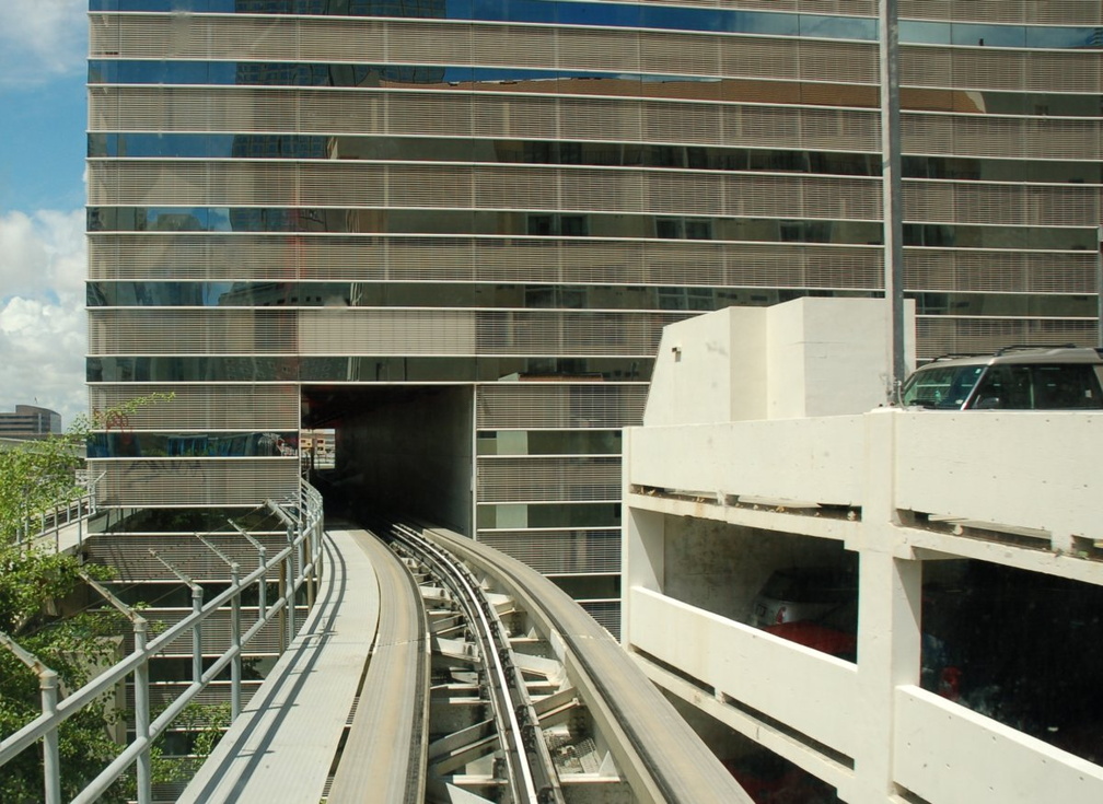 Miami Metromover Knight Center Station. Downtown Loop track. Photo taken by Brian Weinberg, 9/12/2007.