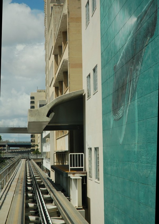 Miami Metromover Miami Avenue Station. Only served by the Downtown Loop track. Photo taken by Brian Weinberg, 9/12/2007.