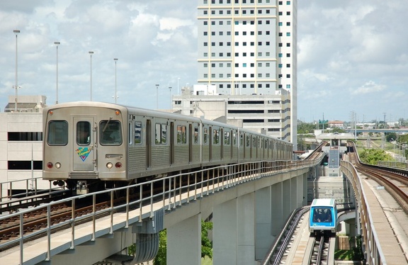 Miami Metrorail car 10 and Metromover car 1  @ Government Center Station. Photo taken by Brian Weinberg, 9/12/2007.