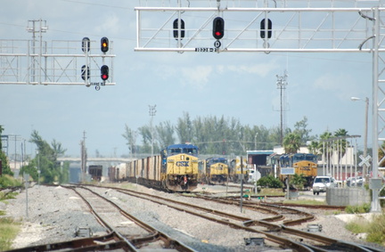 CSX GE C40-8W 7826 @ Hialeah. Photo taken by Brian Weinberg, 9/12/2007.
