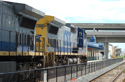 CSX GE C40-8W 7707 and 7826 @ Tri-Rail Metrorail Transfer Station. Photo taken by Brian Weinberg, 9/12/2007.