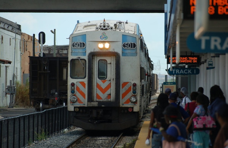 Tri-Rail cab car 501 @ Metrorail Transfer Station. Photo taken by Brian Weinberg, 9/12/2007.