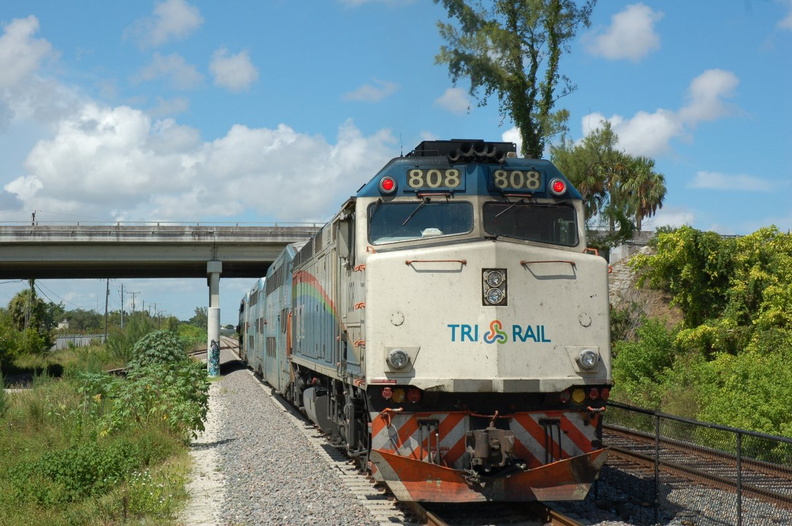 Tri-Rail F40PHC-2C 808 @ Sheridan Street Station. Photo taken by Brian Weinberg, 9/12/2007. DSC_7092.jpg