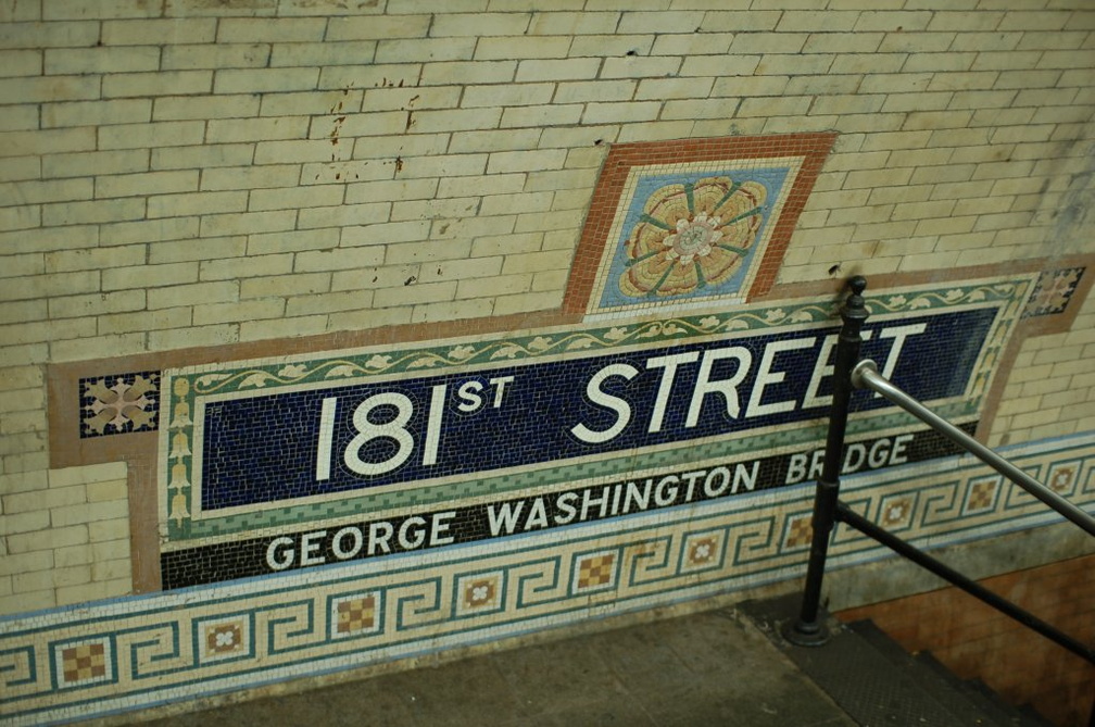 sign @ 181 St (1). Photo taken by Brian Weinberg, 11/21/2007.