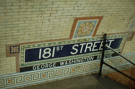 sign @ 181 St (1). Photo taken by Brian Weinberg, 11/21/2007.