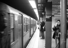 R-4 484 @ Queens Plaza (V). Note: this is a museum train operating in revenue service during the holiday season. Photo taken by