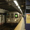 R-46 5566 @ Queens Plaza (G). Photo taken by Brian Weinberg, 12/23/2007.