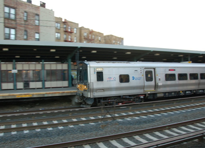 LIRR M-7 7232 @ Woodside. Photo taken by Brian Weinberg, 1/20/2008. DSC_9900a.jpg