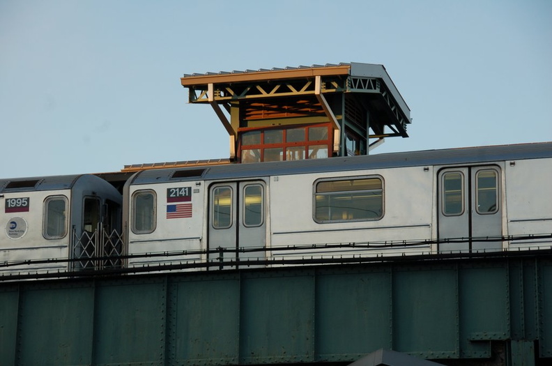 R-62A 1995 and 2141 @ 61 St - Woodside (7). Photo taken by Brian Weinberg, 1/20/2008. DSC_9910.jpg