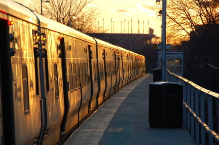 LIRR M-7 @ Flushing - Main St. Photo taken by Brian Weinberg, 1/20/2008.