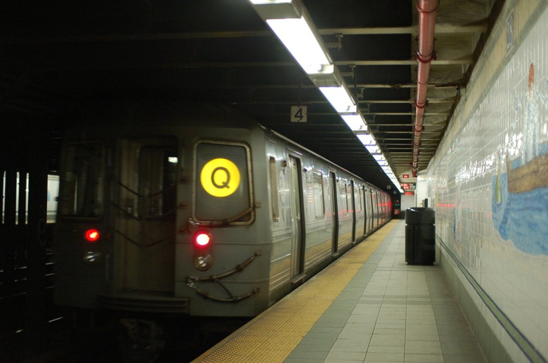 R-68A @ 28 St (Q). Photo taken by Brian Weinberg, 2/23/2008. DSC_0340.jpg