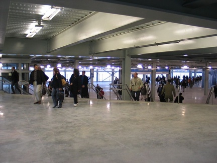 The concourse. Photo taken by Brian Weinberg, 11/24/2003.