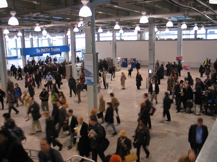 The mezzanine. A train has just arrived. Photo taken by Brian Weinberg, 11/24/2003.