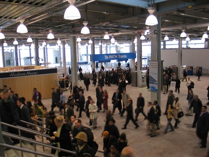 The mezzanine. A train has just arrived. Photo taken by Brian Weinberg, 11/24/2003.