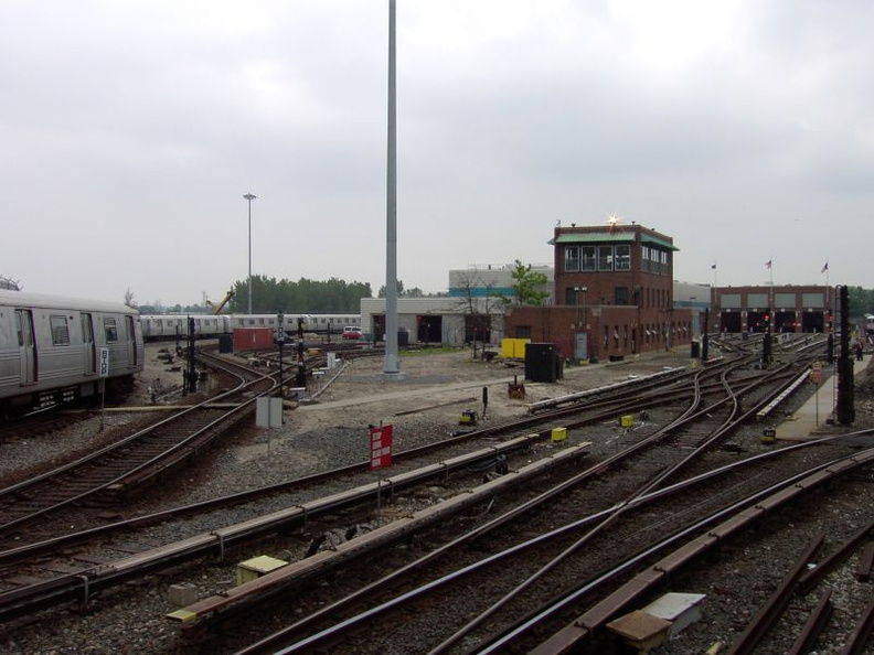 Jamaica Yard, as seen from the MOD train. Photo taken by Brian Weinberg, 6/8/2003. PDRM5076.jpg