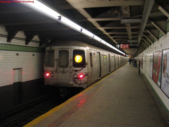 NYCT R-46 6129 @ 23 St/6 Av (F). Photo taken by Brian Weinberg, 2/16/2004.