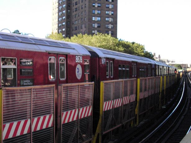 R-33ML 8878 &amp; 8879 @ Jackson Av (5). Photo taken by Brian Weinberg, 8/6/2002.