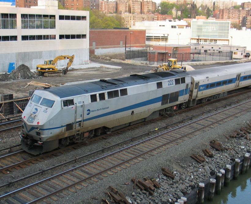 MNR P32AC-DM 222 @ Marble Hill (Hudson Line). Photo taken by Brian Weinberg, 4/27/2004.