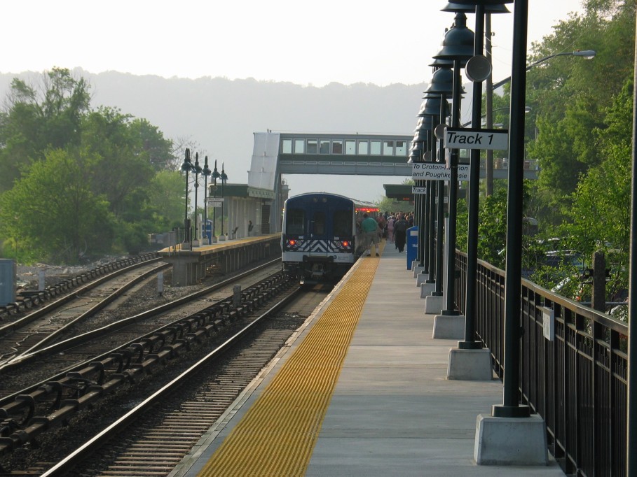 MNCR M-7a @ Spuyten Duyvil. Photo taken by Brian Weinberg, 5/14/2004.