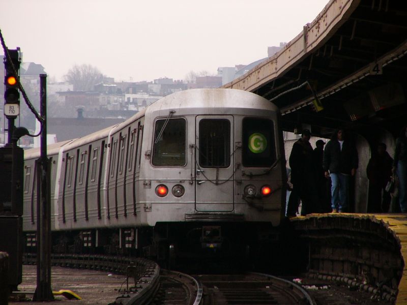 R-46 @ Smith-9th St (G). Photo taken by Brian Weinberg, 1/3/2005.