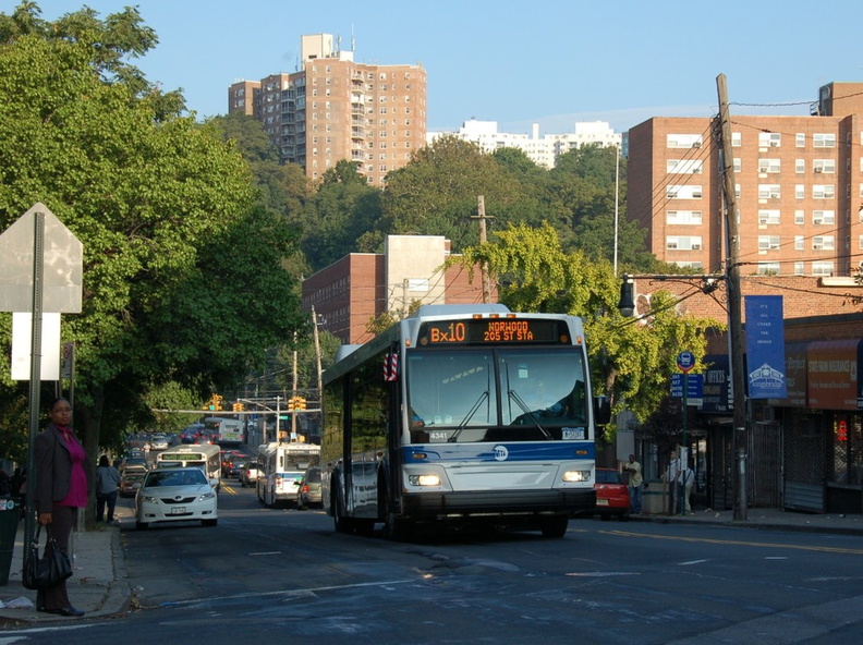 New York City Transit Bus Orion VII NG 4341 @ W 231 St and Kingsbridge Ave (Bx10). - New York City Transit Bus Orion VII NG 4341 @ W 231 St and Kingsbridge Ave (Bx10). DSC_3441a.jpg