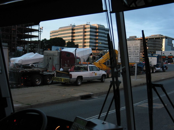 Fort Lee Bridge Plaza. Rockland Coaches Route 84, southbound. Photo taken by Brian Weinberg, 07/09/2003.