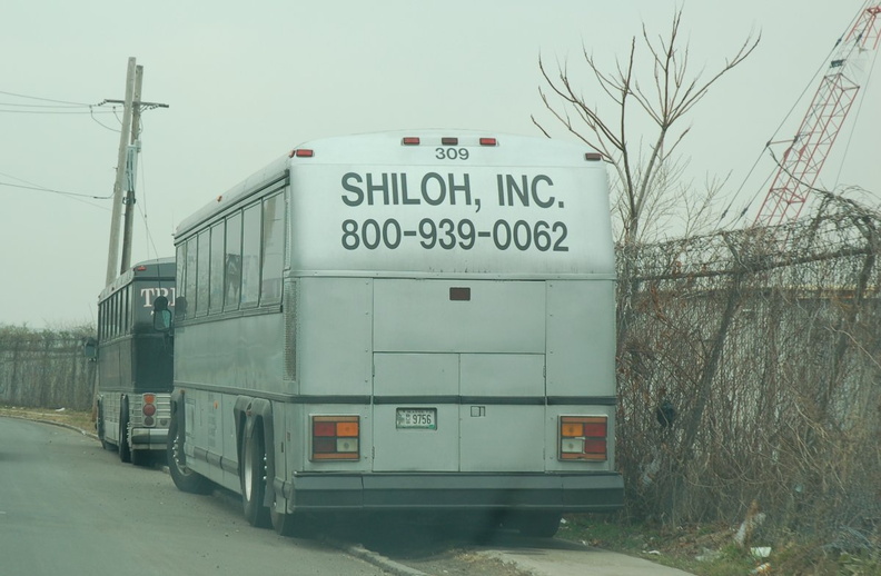 Shiloh Inc. bus 309 along Richmond Terrace on Staten Island. Photo taken by Brian Weinberg, 6/9/2005.