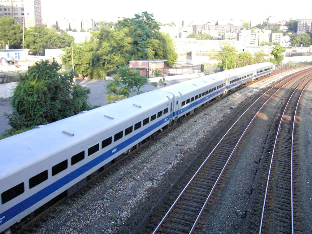 At the Broadway Bridge, Bronx. Photo by Brian Weinberg, 7/3/2002. (176k)