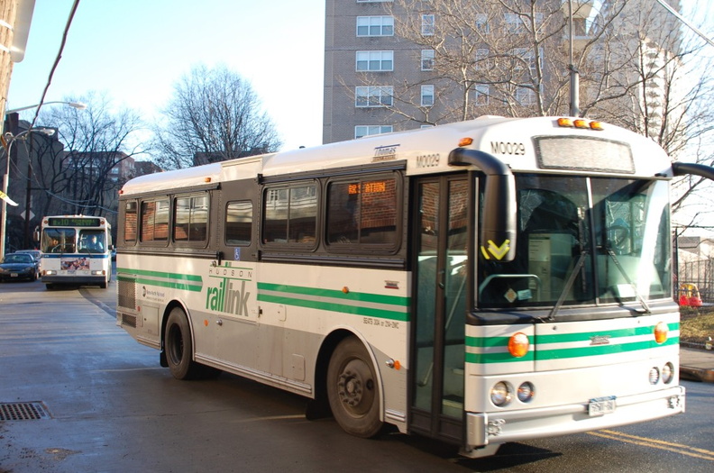 Metro-North Hudson Rail Link Saf-T-Liner® HDX bus M0029 @ Kappock Street and Johnson Avenue in Riverdale (Bronx), NY. Enroute to Spuyten Duyvil train station. - Metro-North Hudson Rail Link Saf-T-Liner® HDX bus M0029 @ Kappock Street and Johnson Avenue in Riverdale (Bronx), NY. Enroute to Spuyten Duyvil train station. DSC_3190.jpg