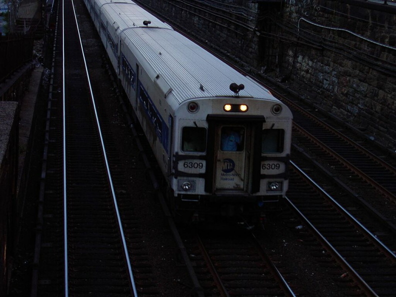 Amtrak P32AC-DM @ Riverdale (Hudson Line). Photo taken by Brian Weinberg, 6/3/2005.