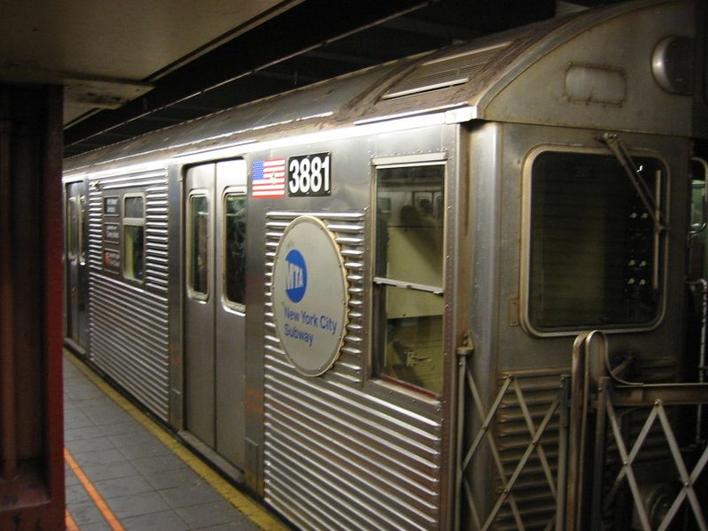 R-32GE 3881 @ 34 St - Herald Square (F). Photo taken by Brian Weinberg, 11/30/2004. IMG_9773.jpg