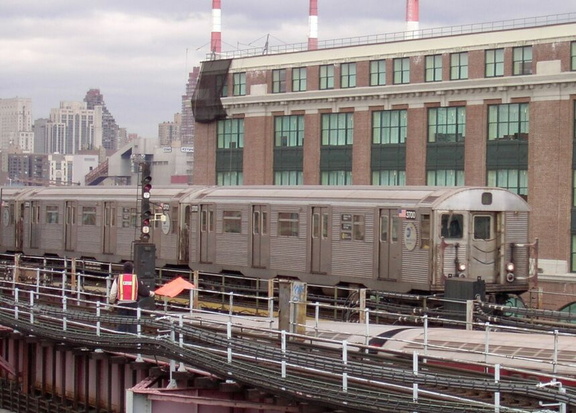 R-32 3700 @ Queensboro Plaza (N). Photo by Brian Weinberg, 01/09/2003.